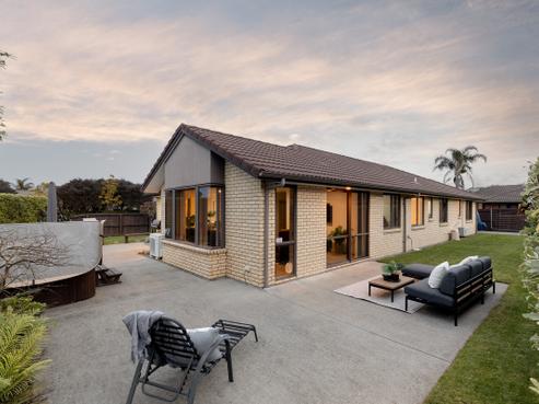 8 Seabreeze Place, Papamoa