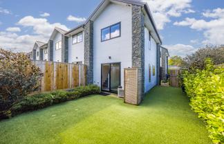 11/10 Fathom Place, Te Atatu Peninsula