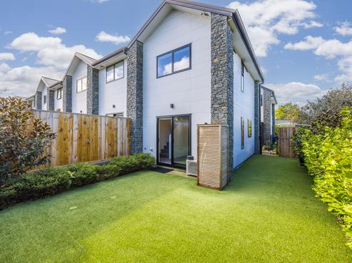 11/10 Fathom Place, Te Atatu Peninsula