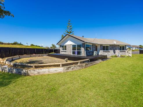 15 Advocate Place, Randwick Park