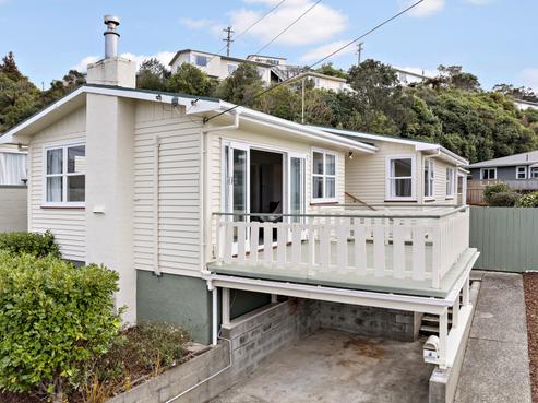 4 Cotswold Crescent, Newlands