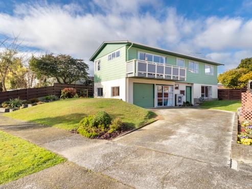 38 Pasadena Crescent, Totara Park
