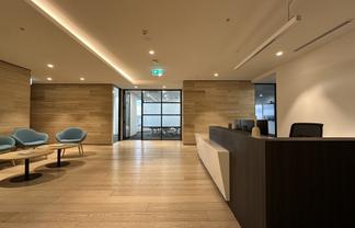 Quality Full Floor - 125 Queen St