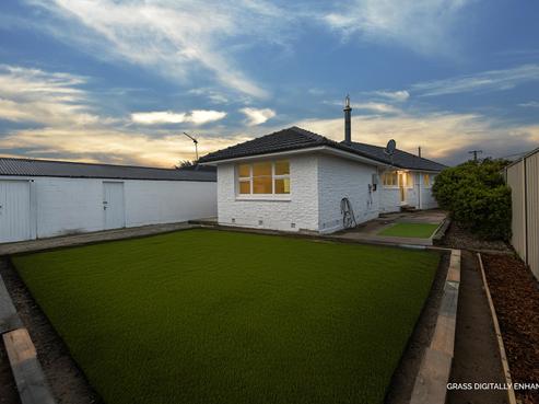 15 Greenhaven Drive, Burwood