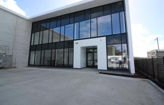 Brand new office/warehouse offered for lease