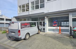 200sqm versatile showroom