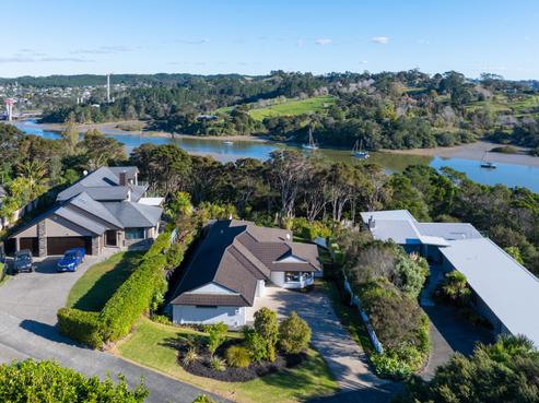 72 Blue Heron Rise, Stanmore Bay