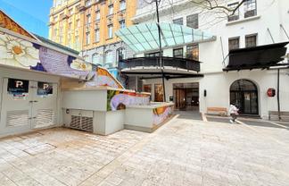 BREATHTAKING CHARACTER OFFICE
