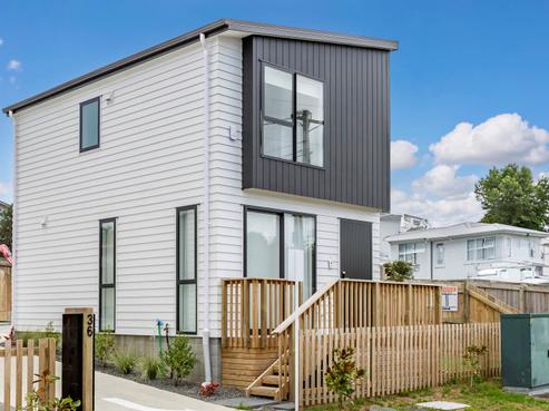 2/36 Tiroroa Avenue, Te Atatu South
