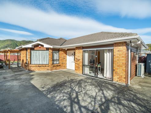 12B Raymond Terrace, Fairfield