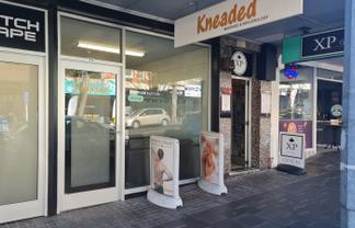 Retail Option On The Hill