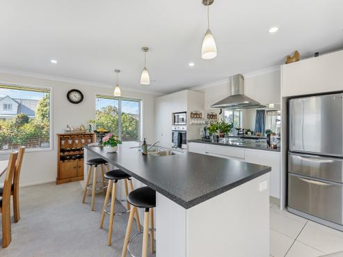 1 Honeyfield Drive, Whalers Gate
