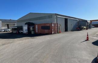 Large industrial workshop for lease