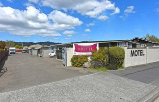 Trentham Motel - Must be sold 