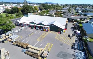 Versatile commercial offering in outstanding location