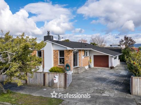 15 Akron Grove, Totara Park
