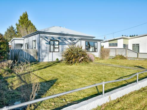 8 Helena Street, Lumsden