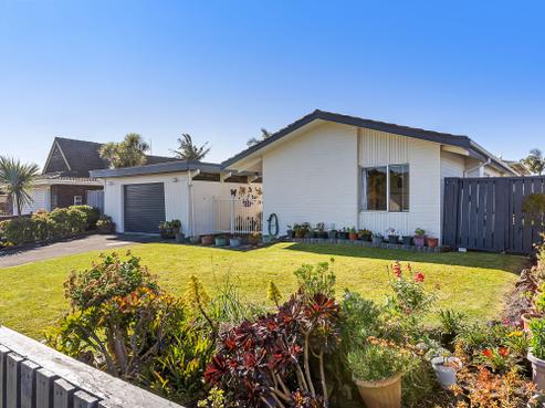 6 Booker Place, Weymouth