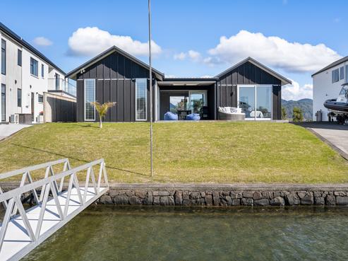 150 Waterways Parade, Pauanui
