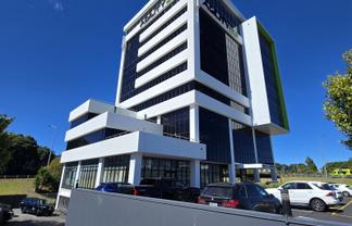 Easily accessible Ellerslie workplace