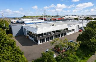 Corner Site Office & Warehouse 959Sqm