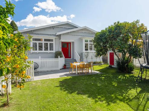 8 Epworth Avenue, Royal Oak