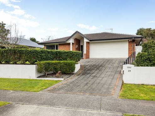 29 Saint James Drive, Huntington