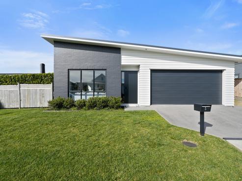 5 Kuku Avenue, Red Beach