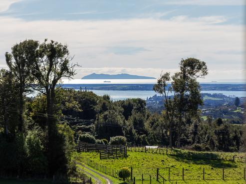 1039E Work Road, Whakamarama