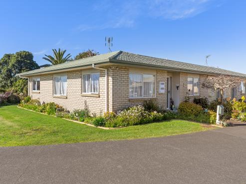 1/8 Village Place, Tuakau