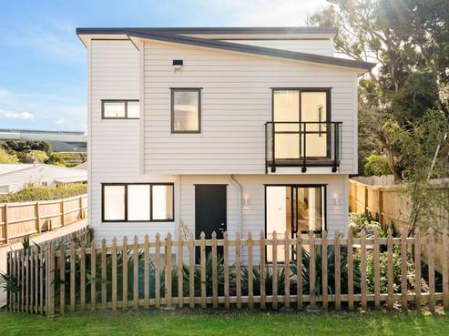 1/58 Sylvan Crescent, Te Atatu South