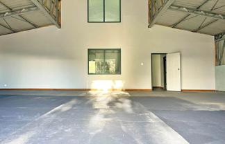 160M² STORAGE AND OFFICE FOR LEASE
