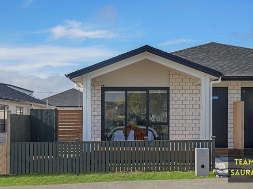 8 Rorotu Avenue, Karaka