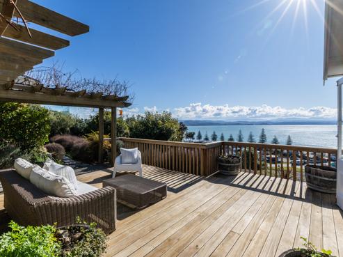 14 Bay View Road, Napier Hill