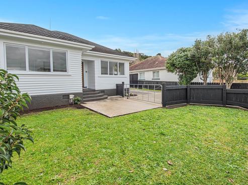 296 Western Hills Drive, Avenues