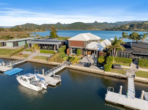 140 Waterways Parade, Pauanui
