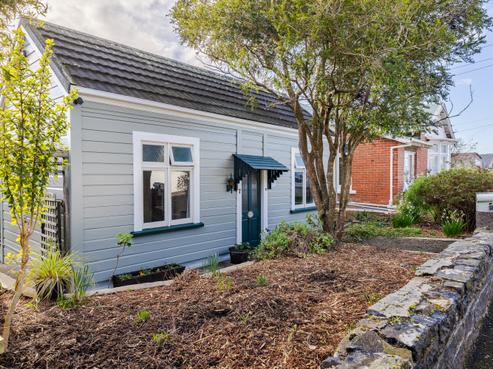 7 Cooper Street, Mornington