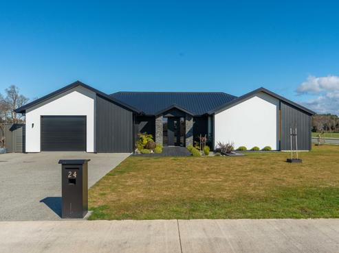 24 Sir Bob Charles Drive, Upper Plain