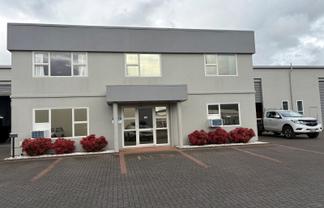 Tidy office and workshop with carparking