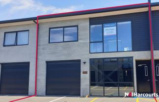 Modern Live-Work Industrial Unit