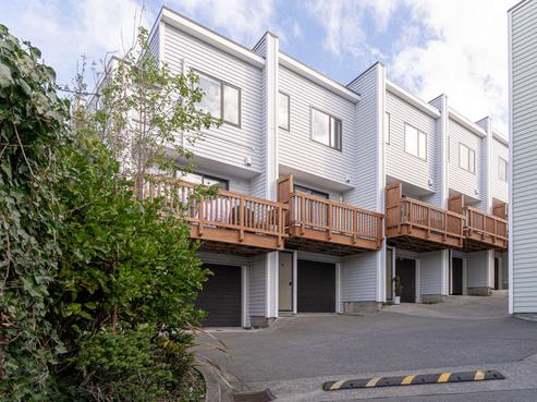 12/11 Gordon Place, Newtown