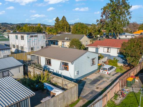2/4 Pratt Street, Papakura