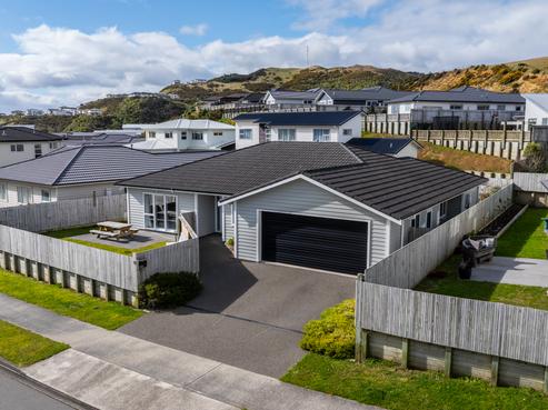 75 Grenada Drive, Grenada Village