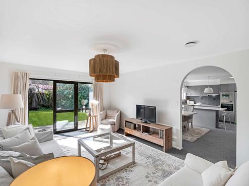 8 Dulcie Place, Harewood
