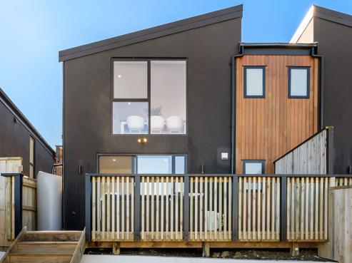14 Stockden Place, Karori
