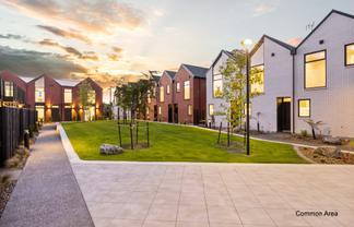 4/13 Donald Place, Merivale