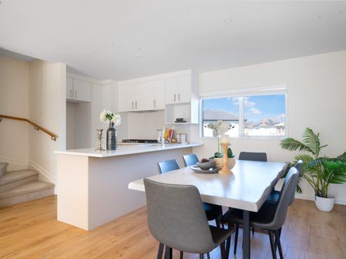 81 Bordeaux Parade, Te Atatu South