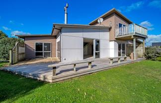 17 Elizabeth Grove, Stratford