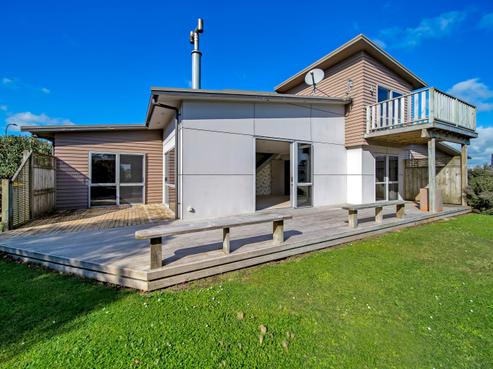 17 Elizabeth Grove, Stratford