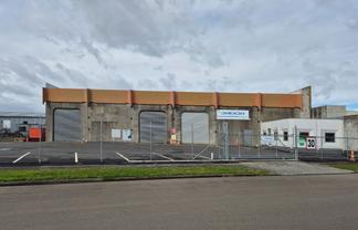 Warehouse with Secure Sealed Yard